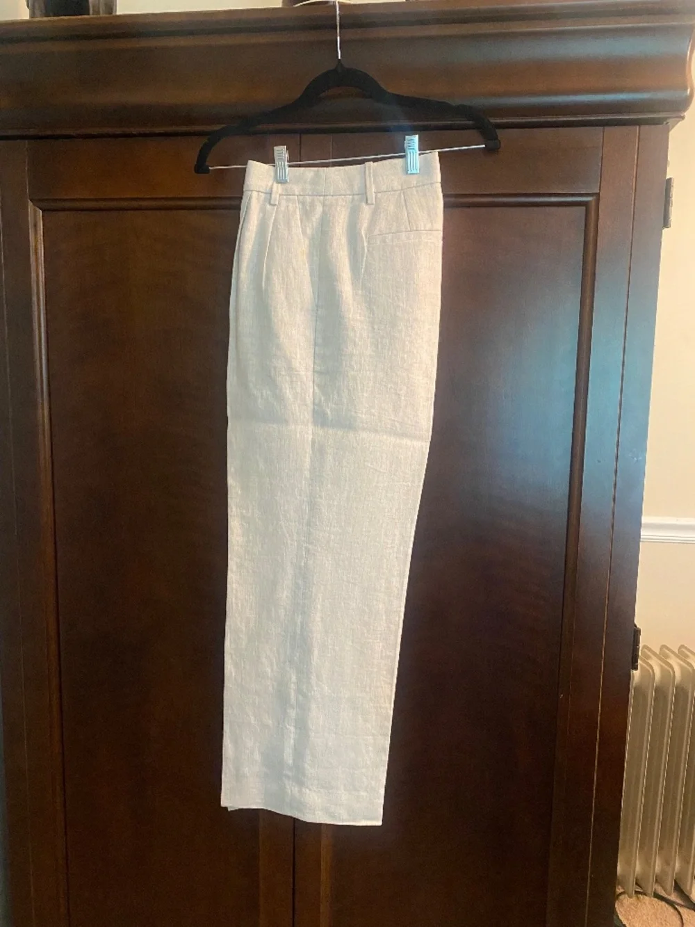 Women’s Off-White (pleated) Linen Slacks